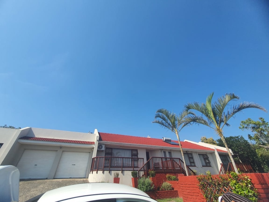 To Let 5 Bedroom Property for Rent in Beacon Bay Eastern Cape